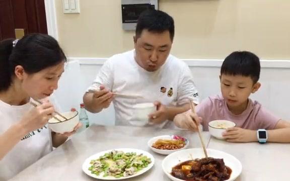 “白鲞烧肉”浙江地区传统名菜,做法简单,孩子隔三差五就要吃哔哩哔哩bilibili