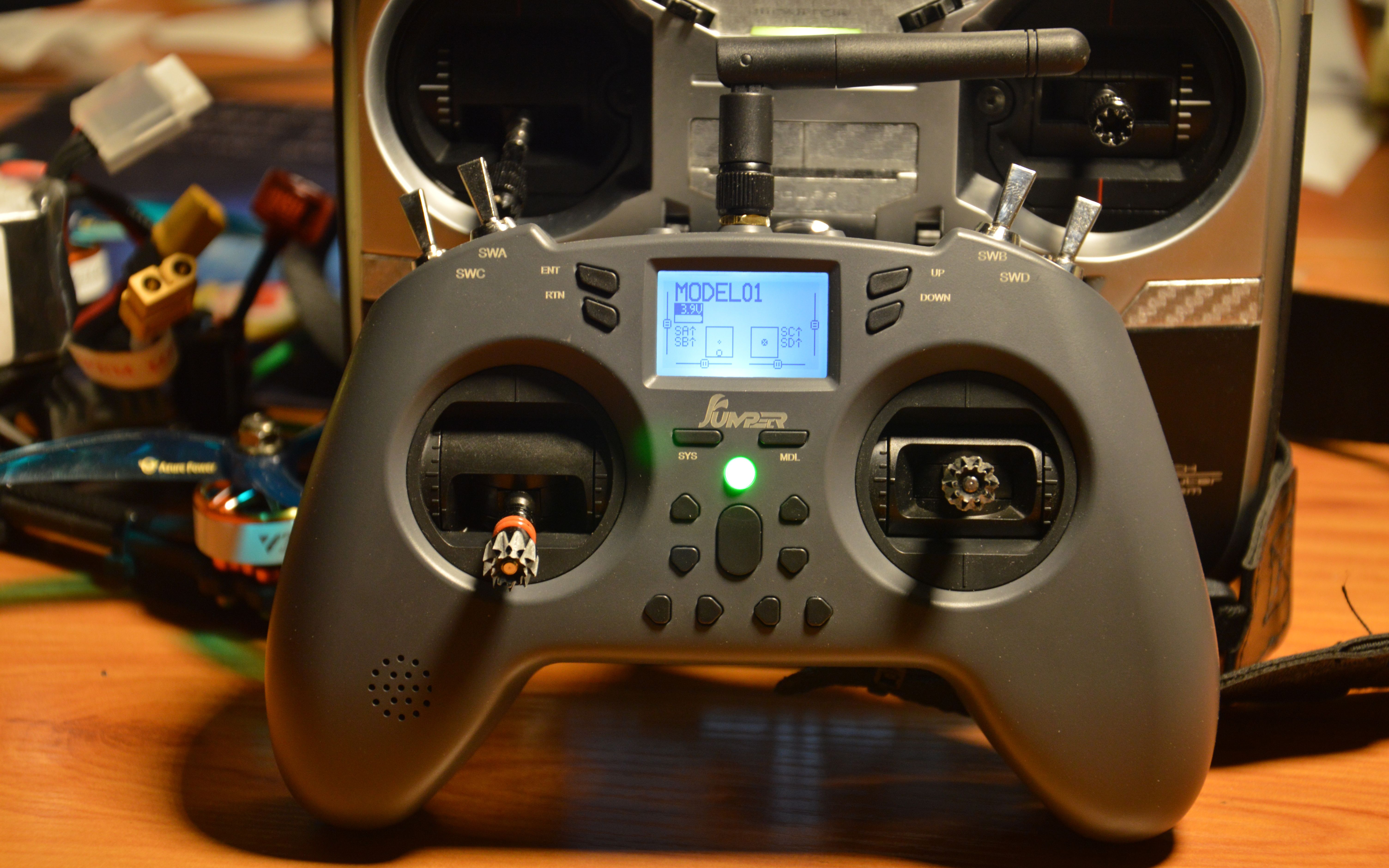 jumper tlite 开箱 拆控【300快手柄到底香不香】_哔哩哔哩_bilibili