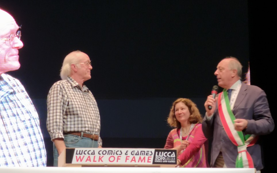 donrosa迪士尼鸭子之父当罗萨在意大利卢卡漫展颁奖典礼