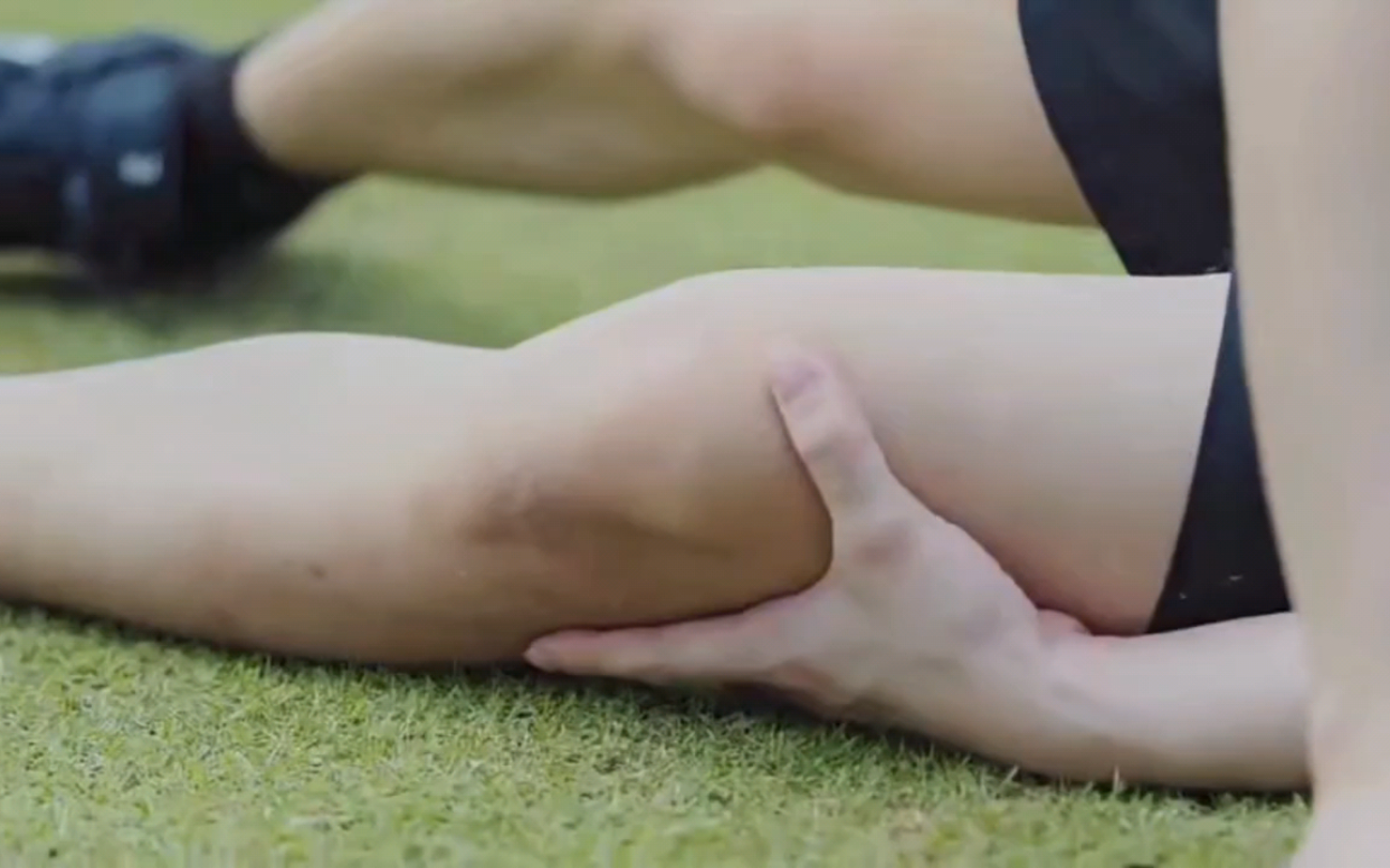 腿扭了.做了手术