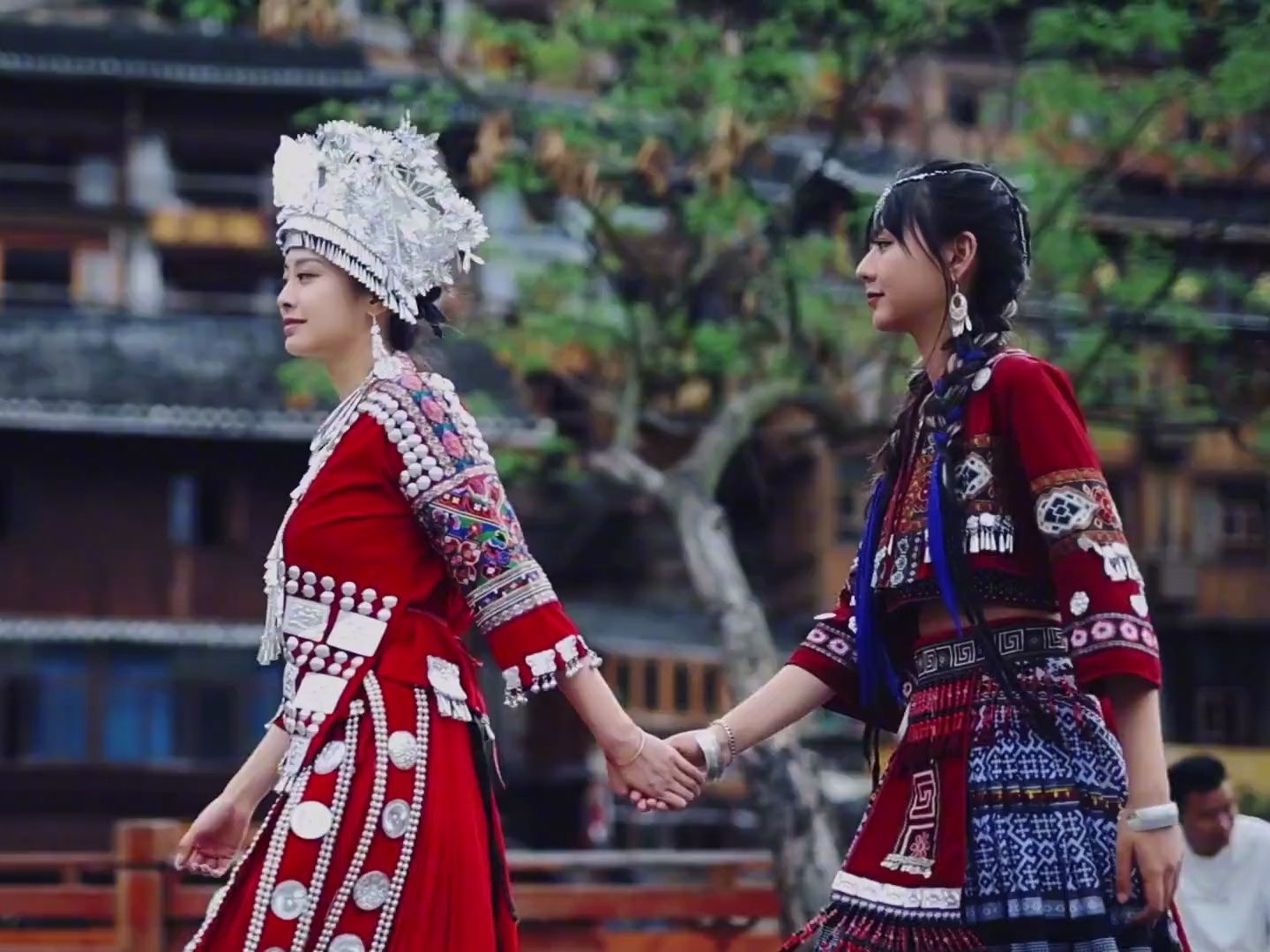 千户苗寨7615|谁懂呀!苗疆闺蜜也太好看了吧!