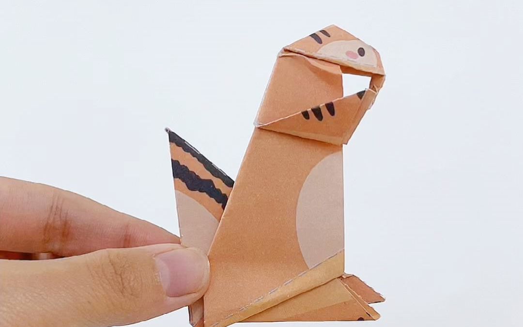 儿童手工折纸,一只可爱的小松鼠