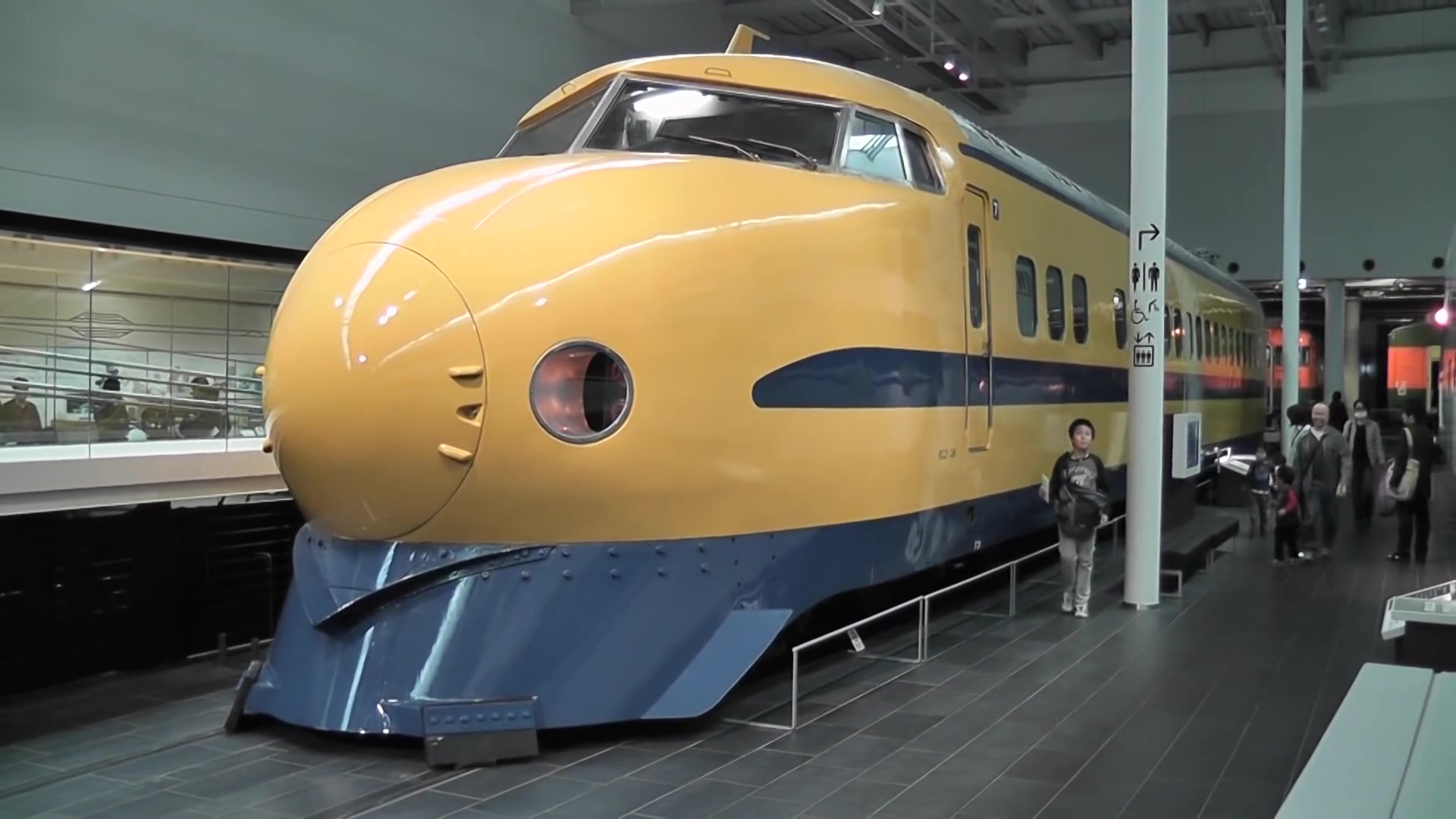 外拍922型新干线电气轨道综合试验车(922-26)_哔哩哔哩 (゜-゜)つロ