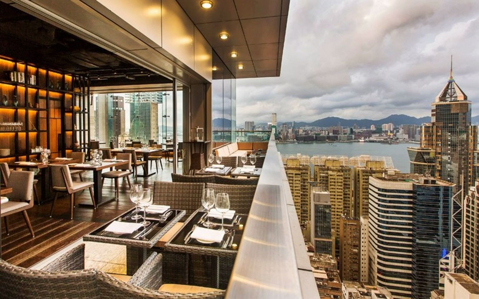 陈德坚单体作品 #西餐厅案例 陈德坚香港penthouse餐厅设计 #知末网