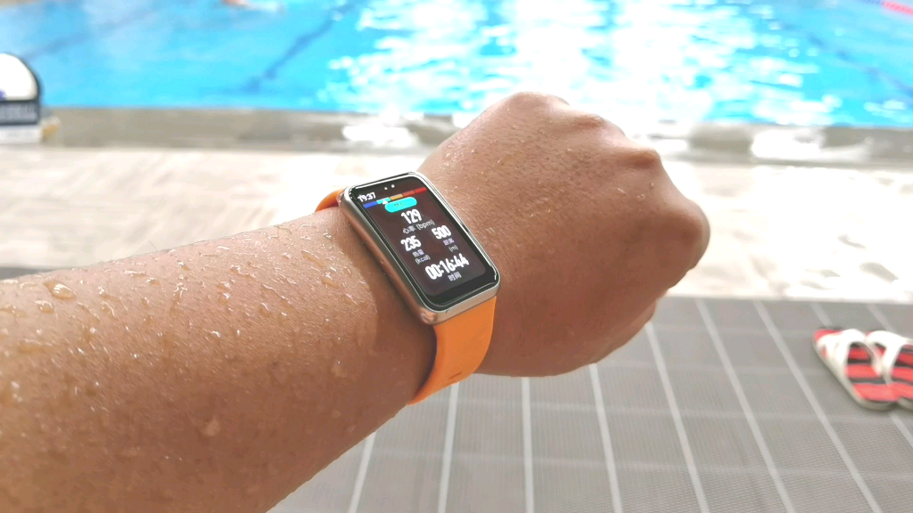 游泳测试华为新发布的watchfif智