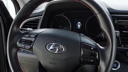 开车握方向盘姿势,看看你是什么性格的人#汽车知识 #握方向盘姿势