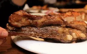 Download Video: 【烤羊排】用烤箱也能烤出皮脆肉嫩、酥香多汁的烤羊排，不信你看