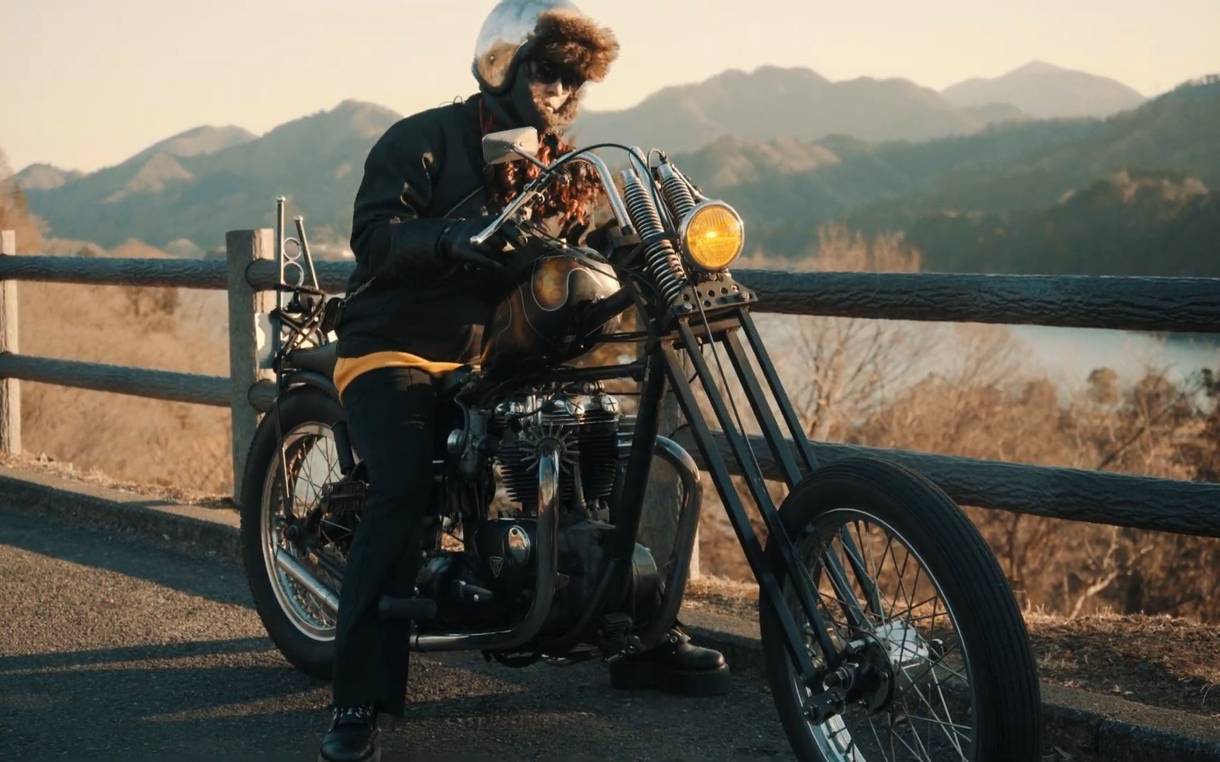 日本小姐姐的改装chopper复古机车