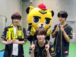 Download Video: 【NCT WISH】g-⚾️-🐯-♥️ #Steady w/#Hogeori