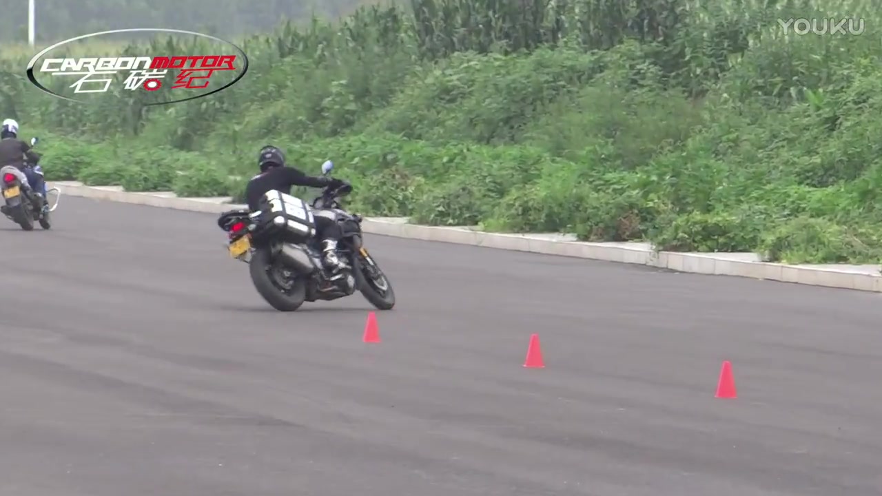 石碳纪金卡纳北京suzuki站——绕桩表演