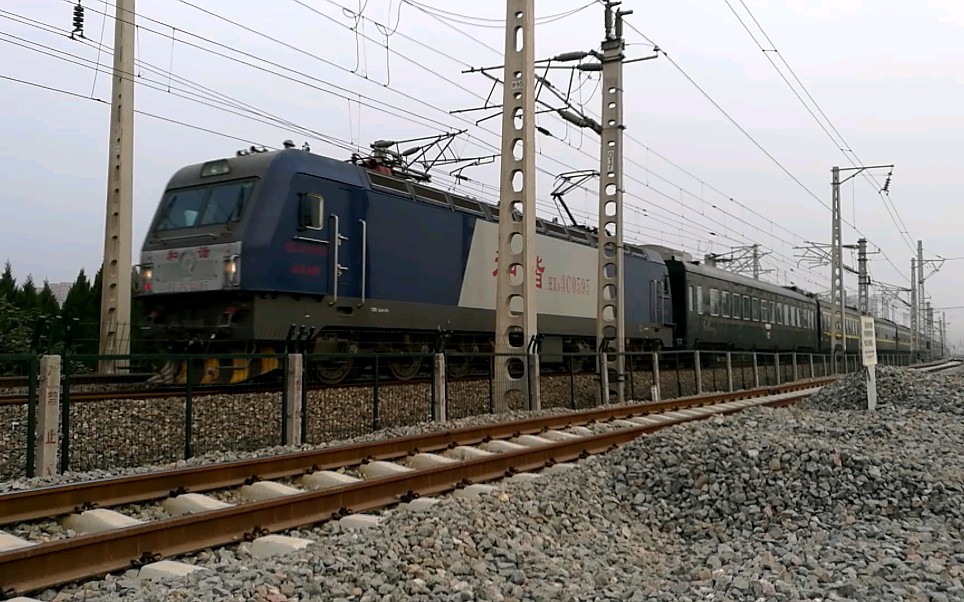 京局石段hxd3c0595牵引电客k1395次快速通过