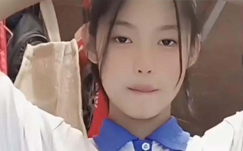 二校张婉莹罗智莹同学精彩校园演出