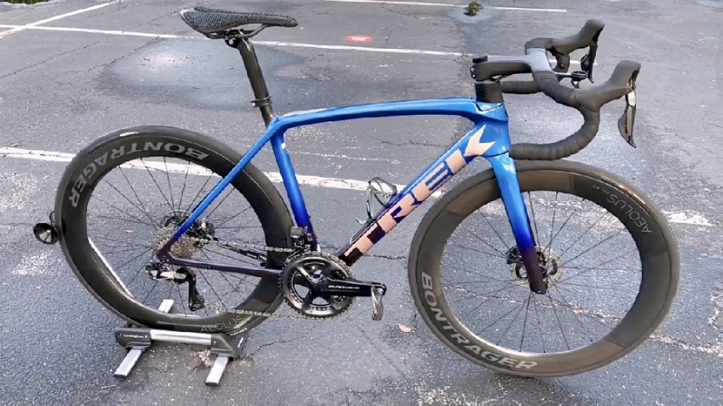 2022款trek emonda slr 碳纤维碟刹内走线竞赛气动公路车