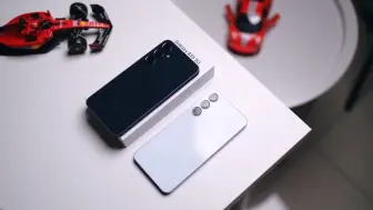 Télécharger la video: 三星 Galaxy A55 好到让你惊讶到脑子炸开的地步