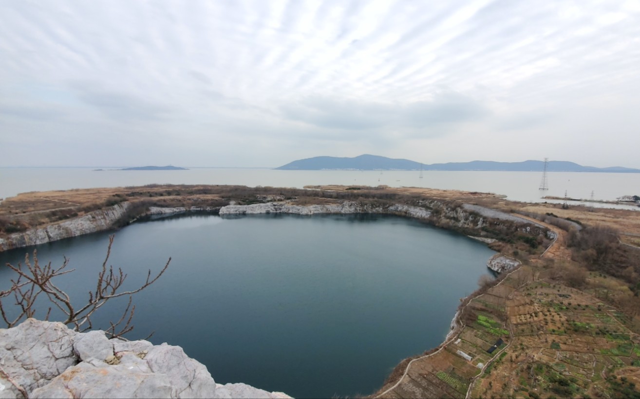 吕宋岛湖中岛中湖图片