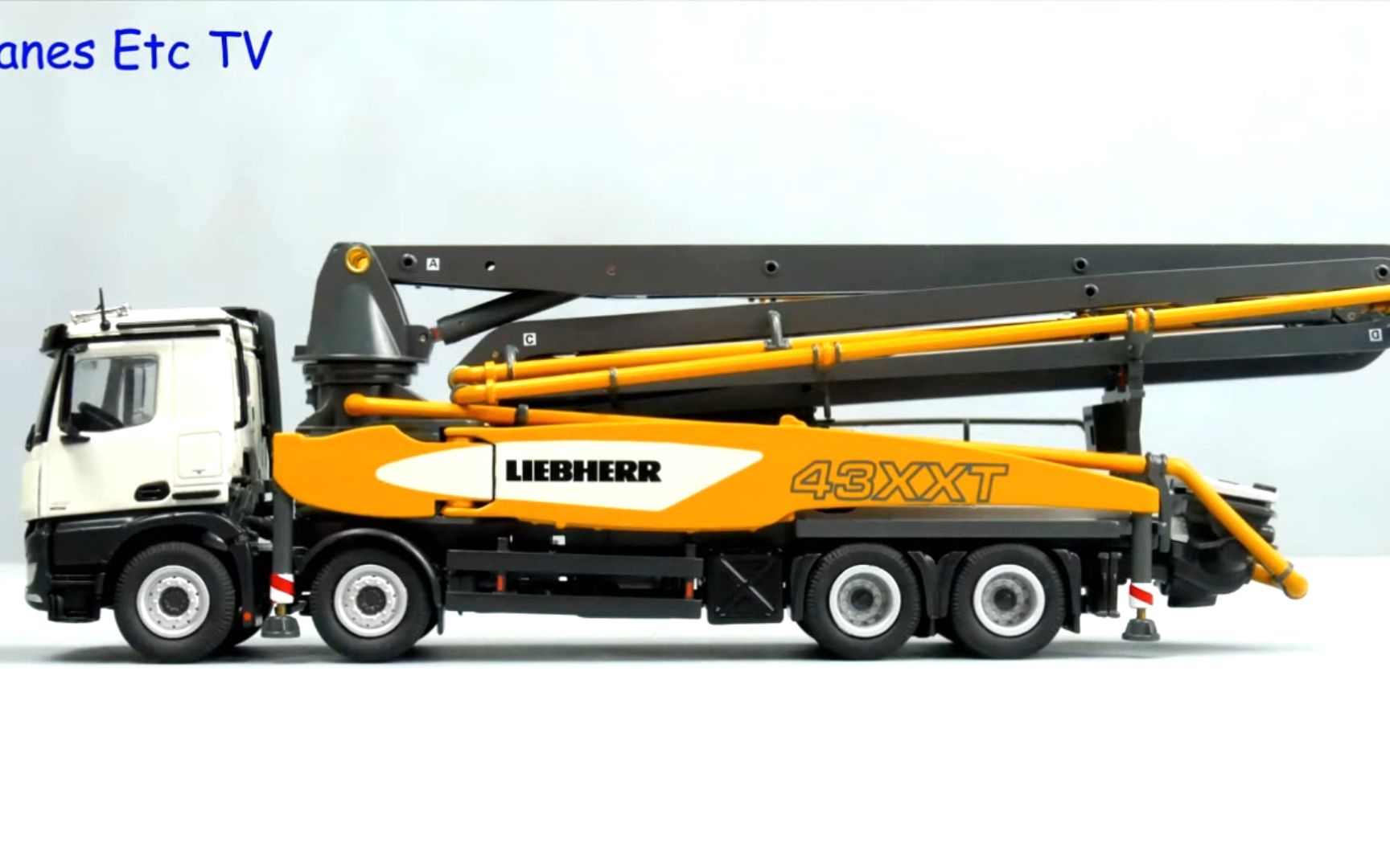 利勃海尔liebherr43r4xxt水泥泵车静态模型