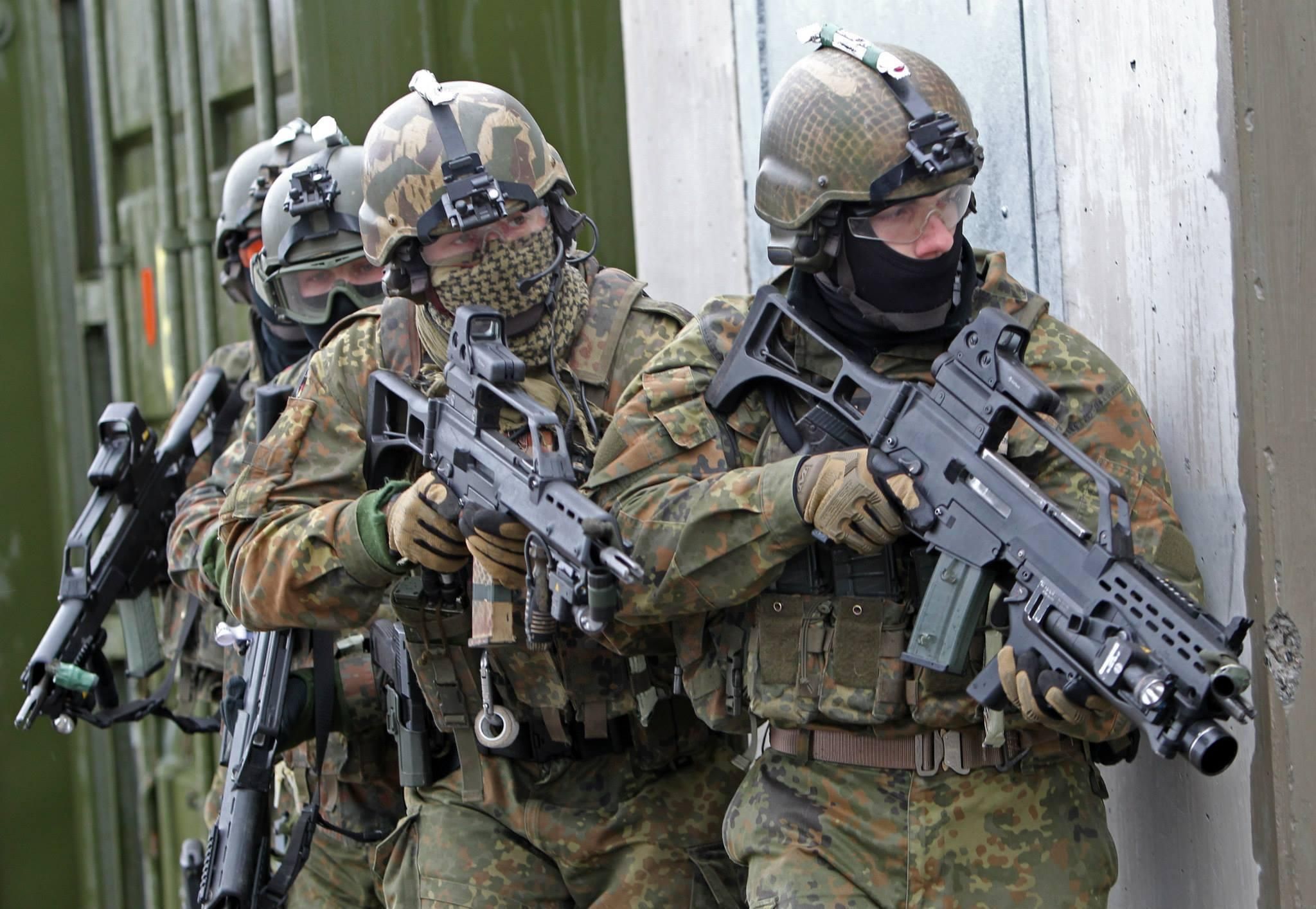 当我在武装突袭3中扮演德军特种兵执行反恐作战