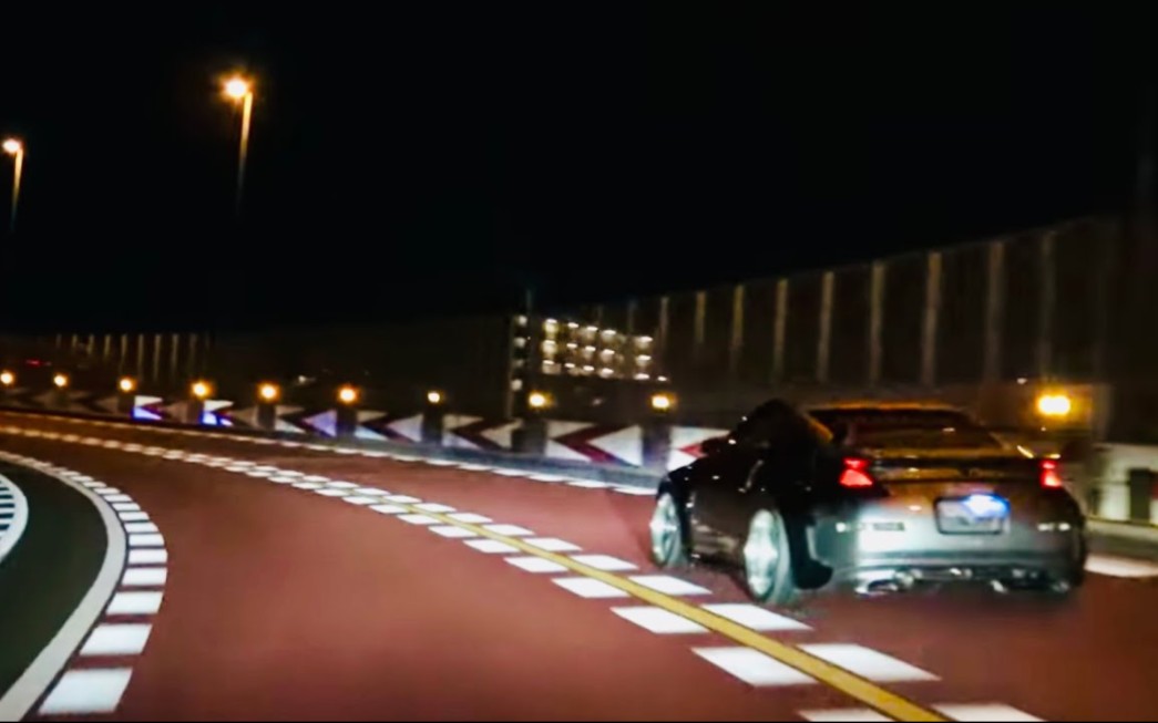 深夜首都高速公路上充满活力的跑步声,震撼人心的车载驾驶