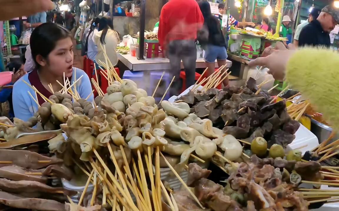 【柬埔寨街头美食】太美味了!金边BKK市场的肉丸、肉串和小吃,柬埔寨街头食品哔哩哔哩bilibili