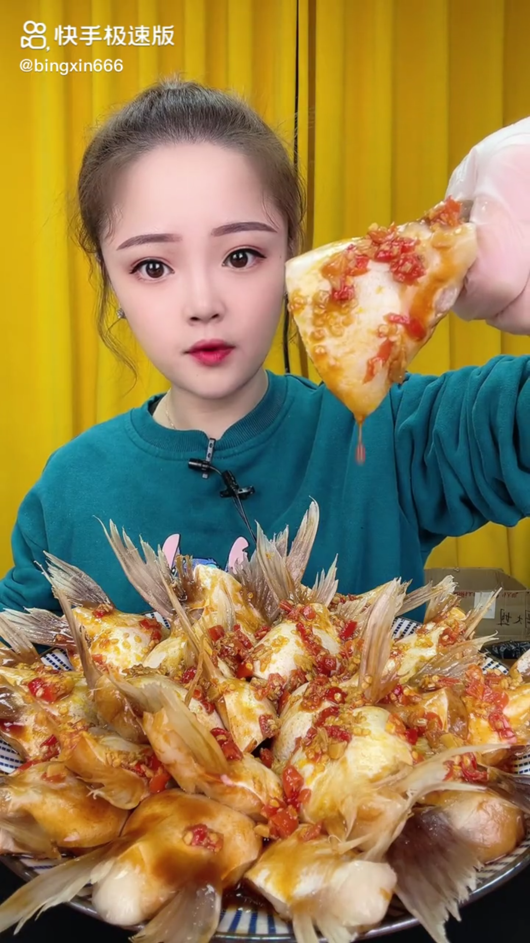 【小鱼】小鱼最新吃播 吃鱼肥油