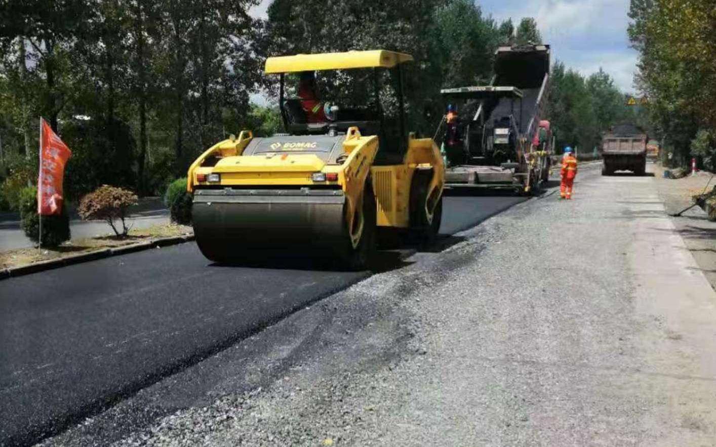 [图]1沥青路面施工视频2