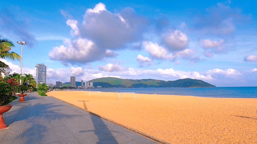 第一次来到这里,却是在越南旅行中,最喜欢的城市,这里是越南归仁市