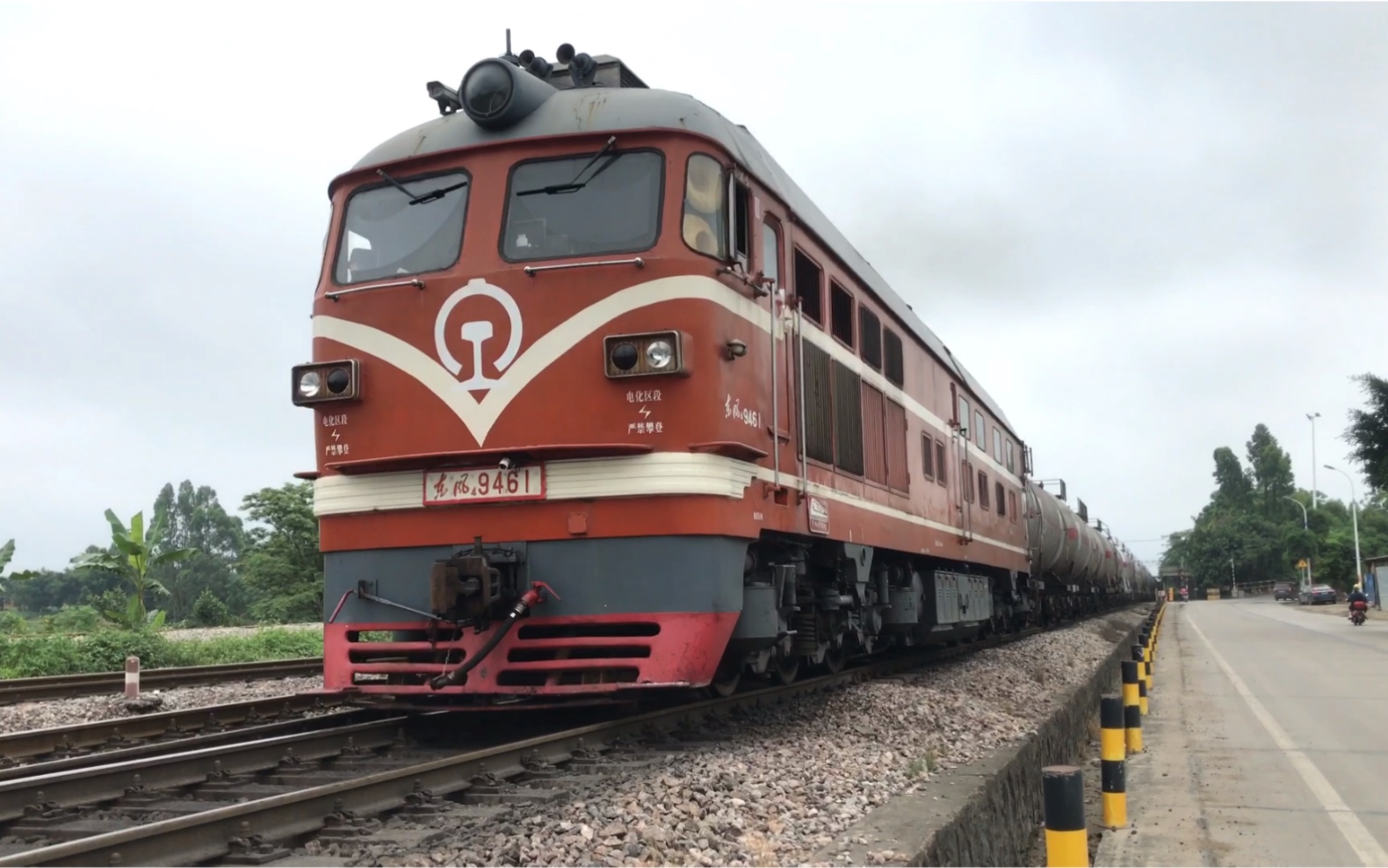 【内燃机车】实拍df12和df4内燃机火车 湛江调顺电厂运输!