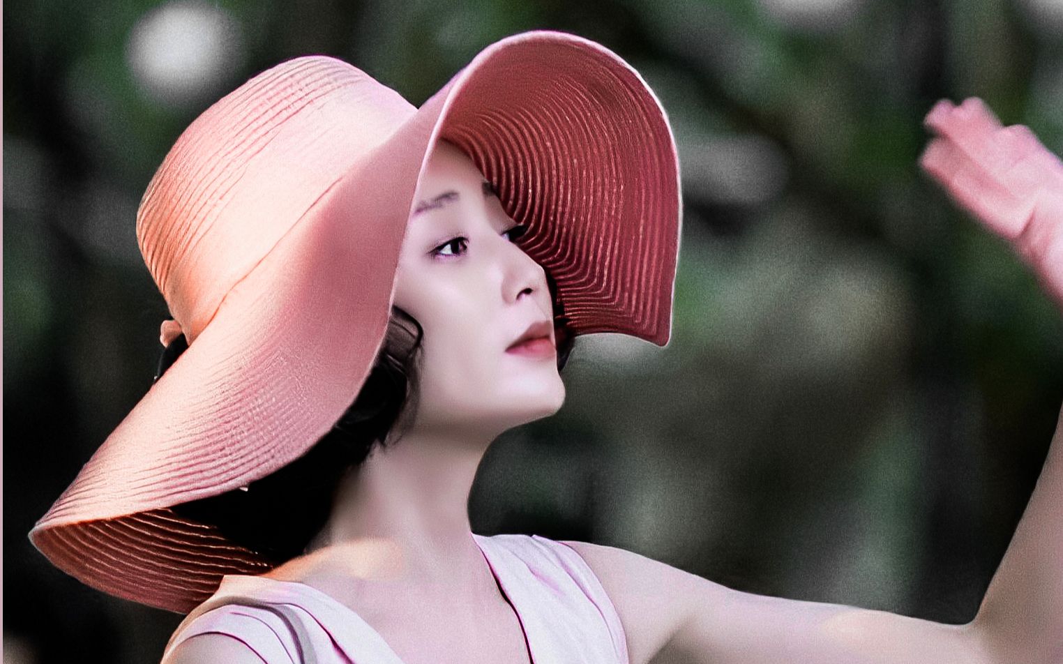 殷桃你迟到的许多年莫莉花絮cut来看我们莫莉小姐姐啊啊啊啊啊