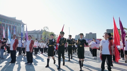 [图]喜迎党的二十大，廿年芳华传薪火。莆田学院举行国庆升旗仪式暨火炬传递活动。#莆田学院#国庆节#升旗仪式#火炬传递