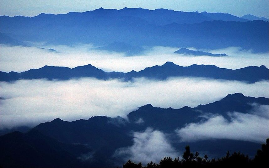 [图]一曲《山风归了》雨披幽谷，薄雾袅袅