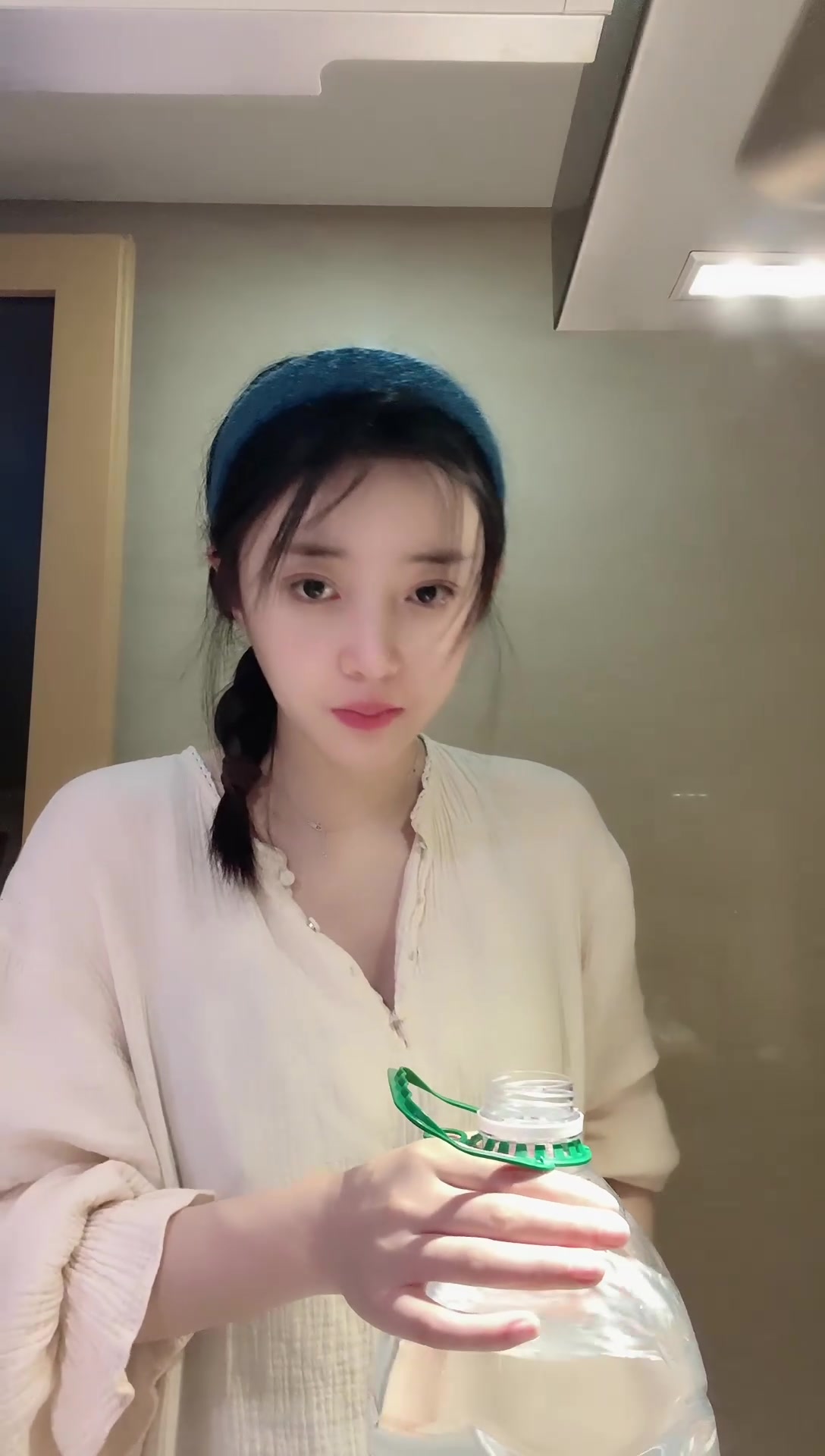 梦娜55形体瑜伽_2022-09-09-01-44-00.mp4_哔哩哔哩_bilibili