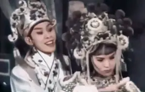 Tải video: [粤彩中字] 选段四•结局 ⟨戏凤⟩/⟪玉郎戏凤贺春宵⟫(1960年) 任剑辉 吴君丽 张醒非 合演