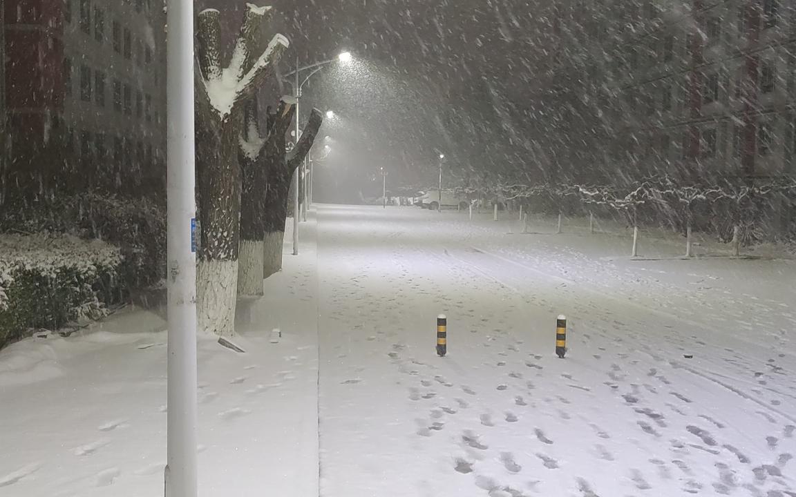 [图]燕园夜雪 ，沉浸式听雪体验【燕山大学】