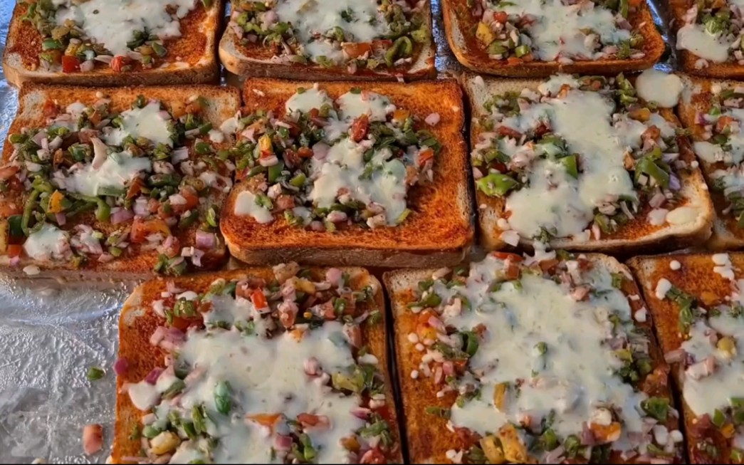 【印度老奶奶】制作过程又快又容易的印度版披萨面包