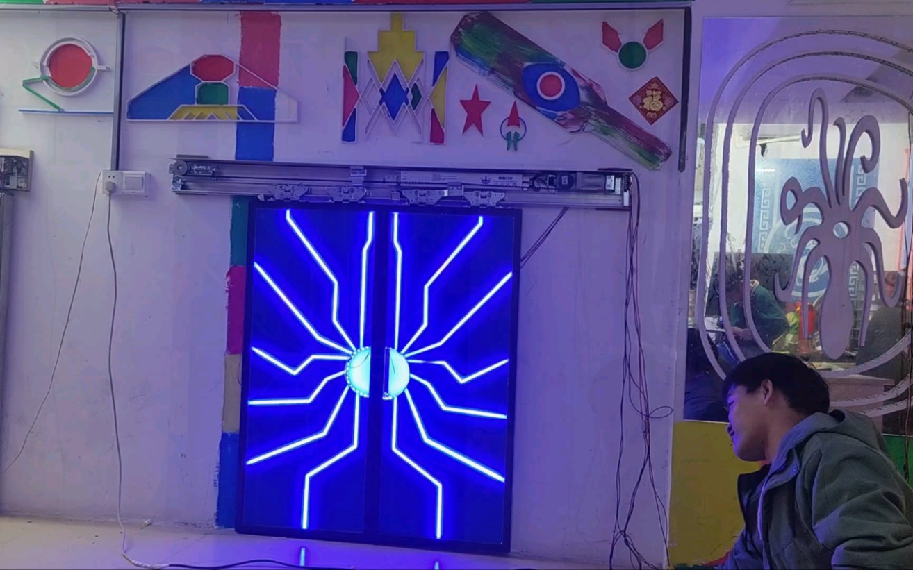 蜘蛛图案双开网红门掌纹触摸网红门科技网红感应门网红自动门