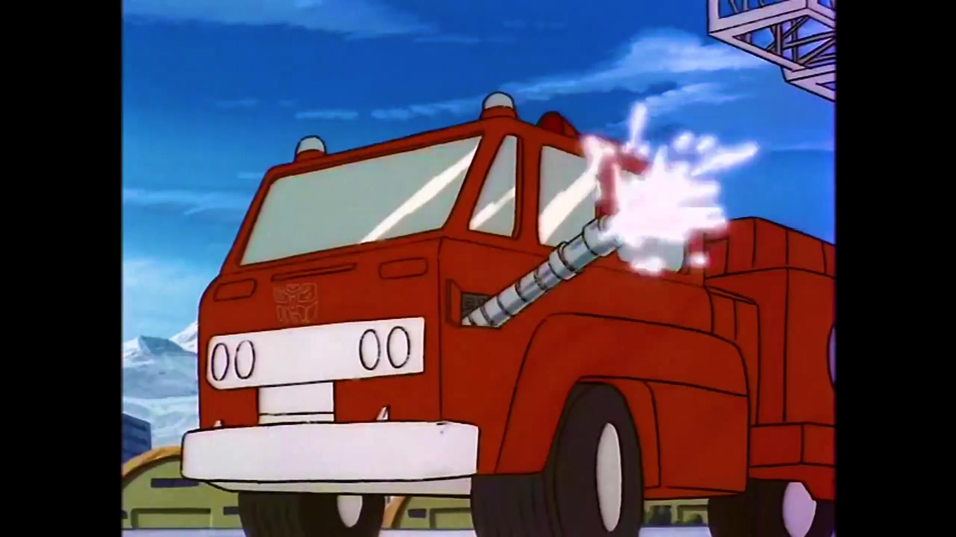 奇怪设计:消防车怎么从那个位置喷水?【变形金刚】