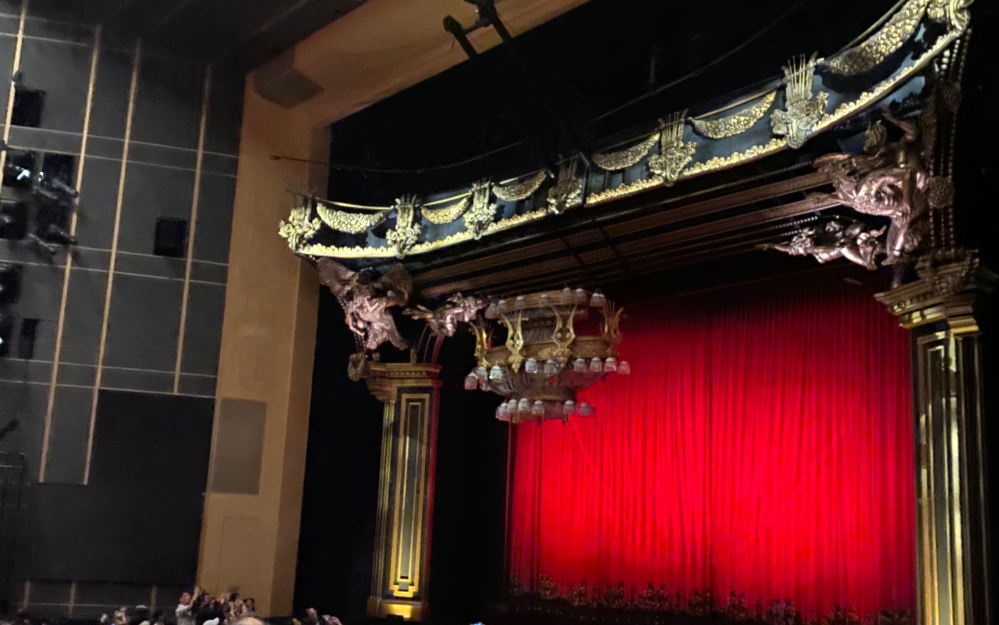 音乐剧歌剧魅影中文版528晚谢幕-吊灯真的太秀了