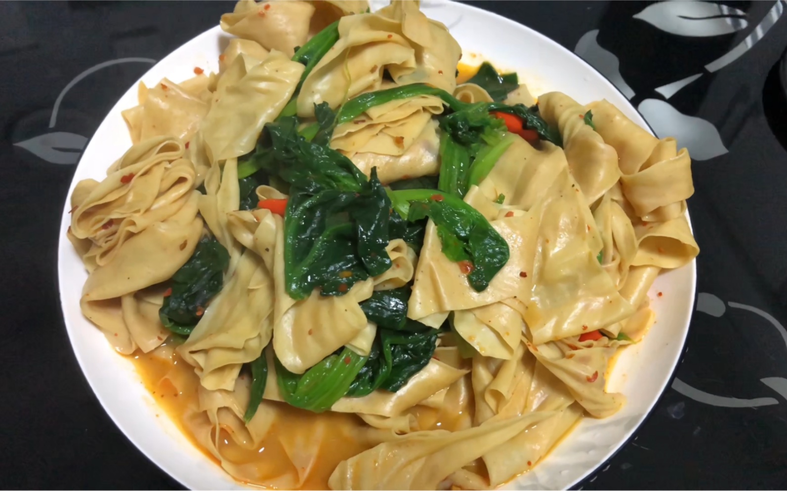 菠菜炒人造肉,棒极了