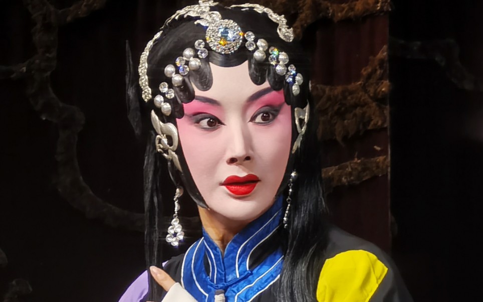 郭玮 朱痕记 有贫妇跪席棚泪流满面