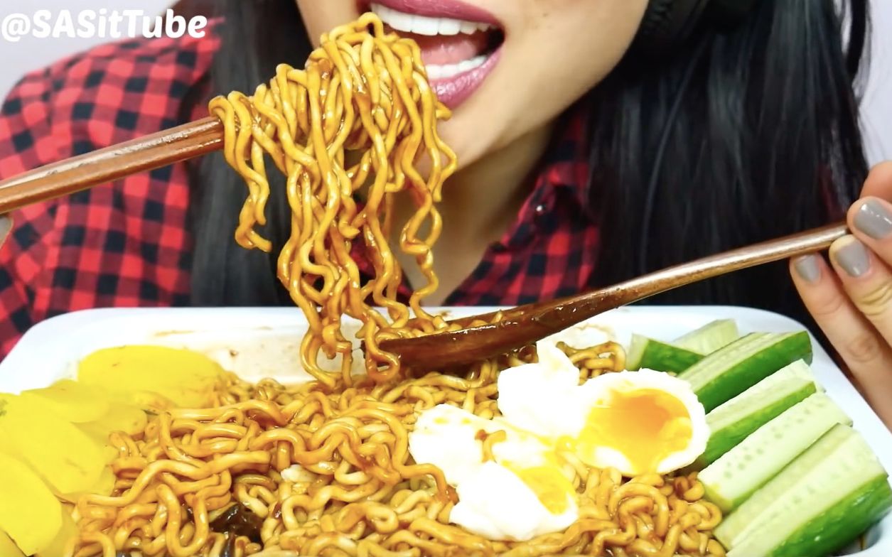 火鸡面相关 youtube吃播 asmr