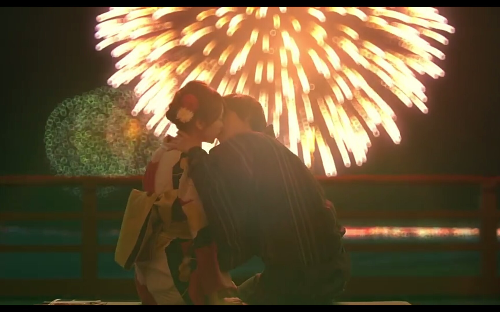 【女主角失格】 甜甜的青梅竹马 烟花吻 怎么也忘不掉