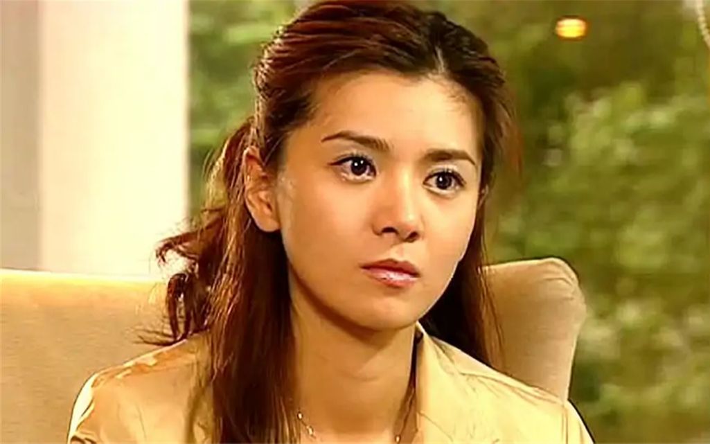 【人鱼小姐】沈秀贞和雅俐瑛闲聊时,突然提到这个人,雅俐瑛愣住