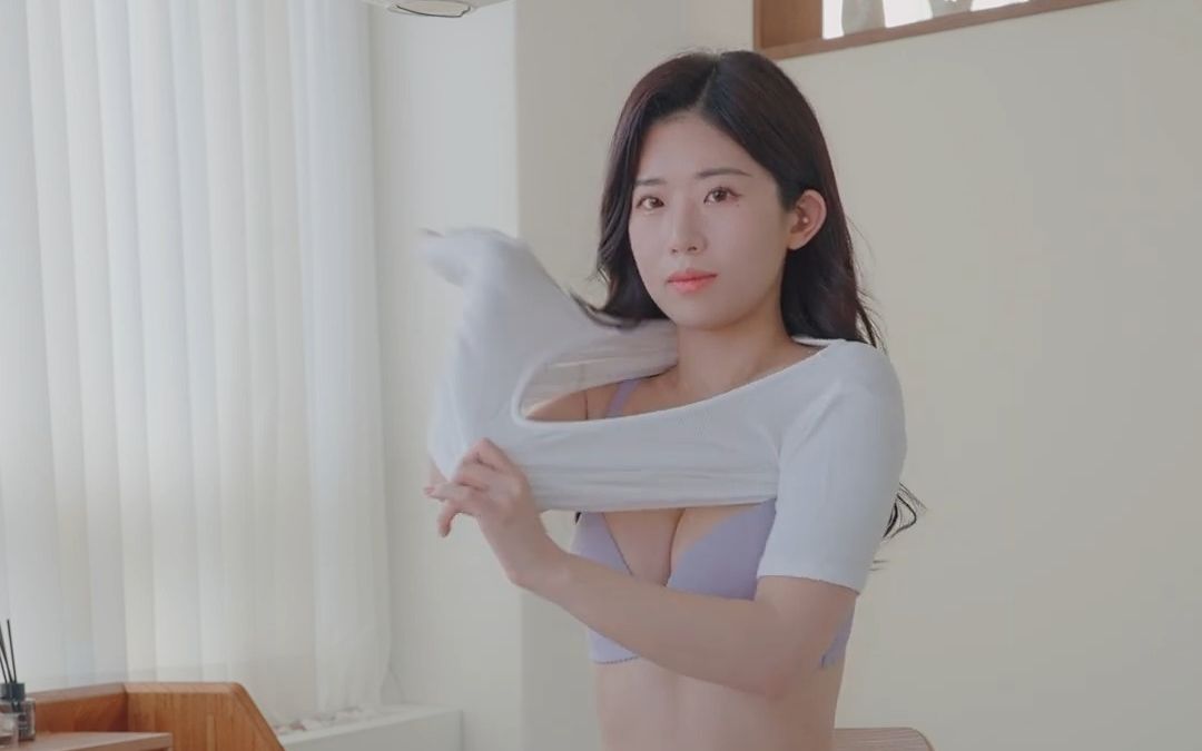 [图][4K1080p]韩国美女模特Seoyoon粉色法式圆领小香风直拍LOOKBOOK，是你的女友吗？