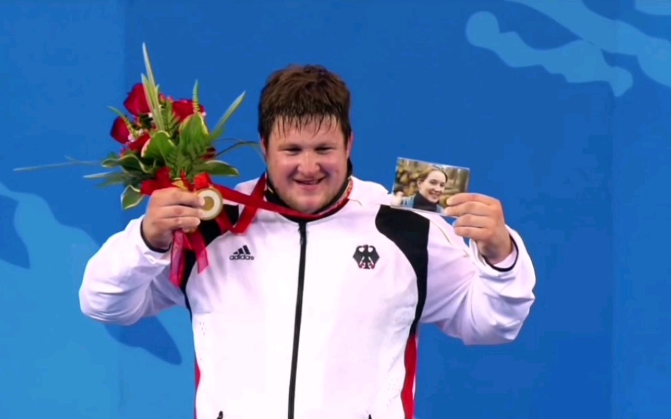 钢铁柔情2008年北京奥运会德国举重冠军施泰纳为亡妻而战他的故事感动