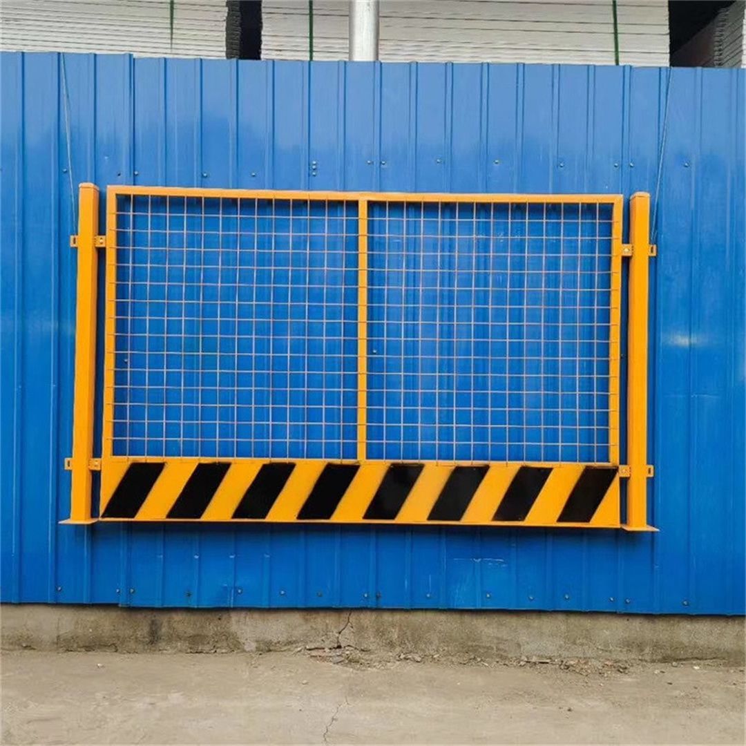 【拓轩】紧锁危险,无惧风险!推拉式人货梯防护门全方位保护您!