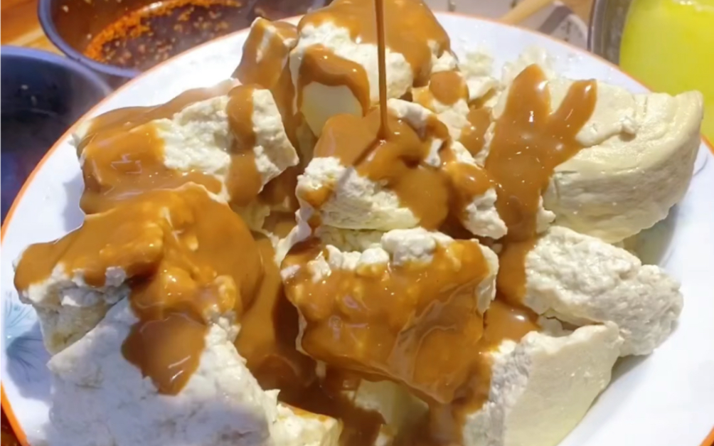 河南许昌美食,麻酱热豆腐18一份,你看这个菜咋样?