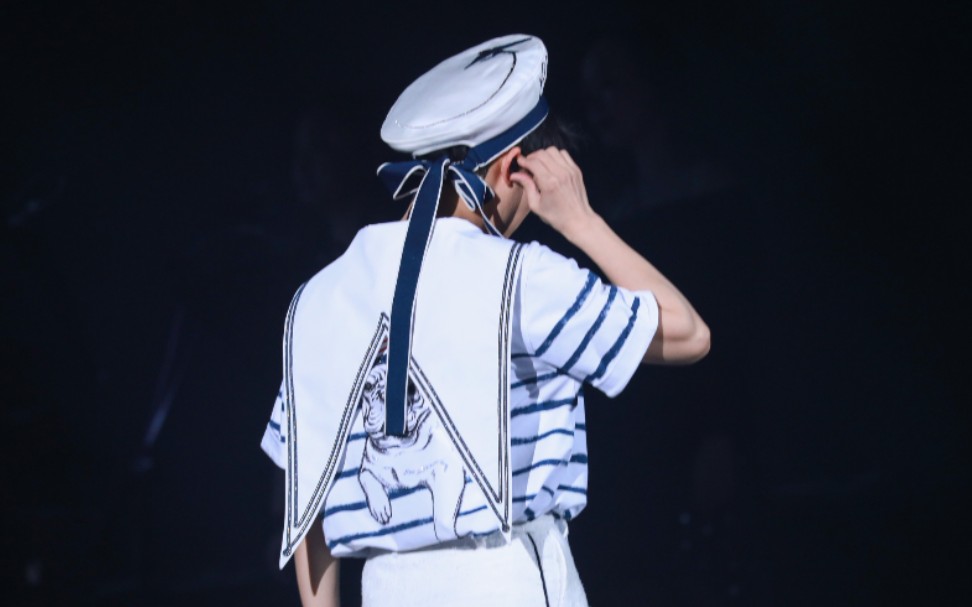 周深水手服甜深图片踩点合集妈粉变质现场