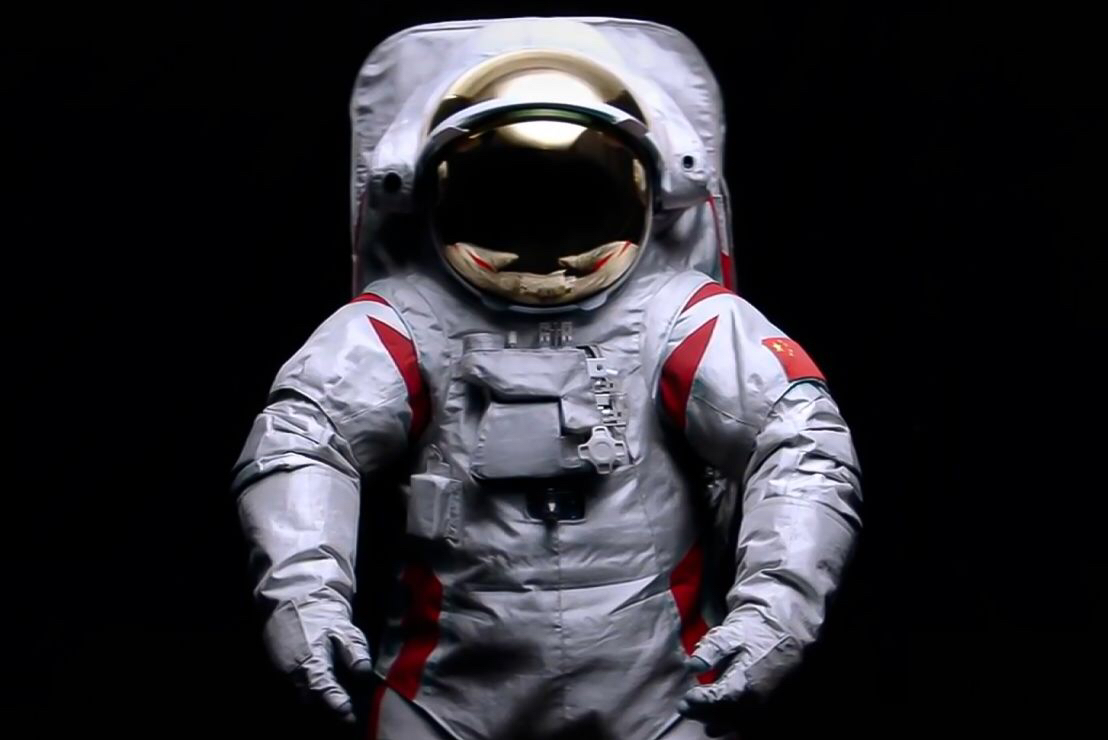 美cnn新闻:nasa和马斯克高度关注我国登月计划和登月宇航服!