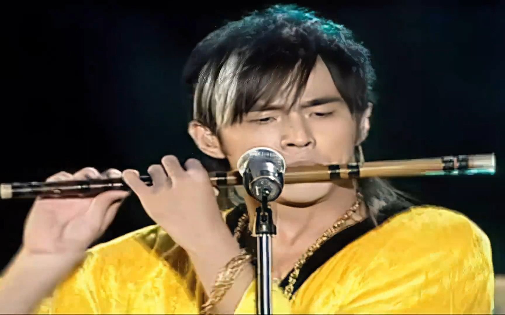 武汉站2004无与伦比演唱会.[rmvb]