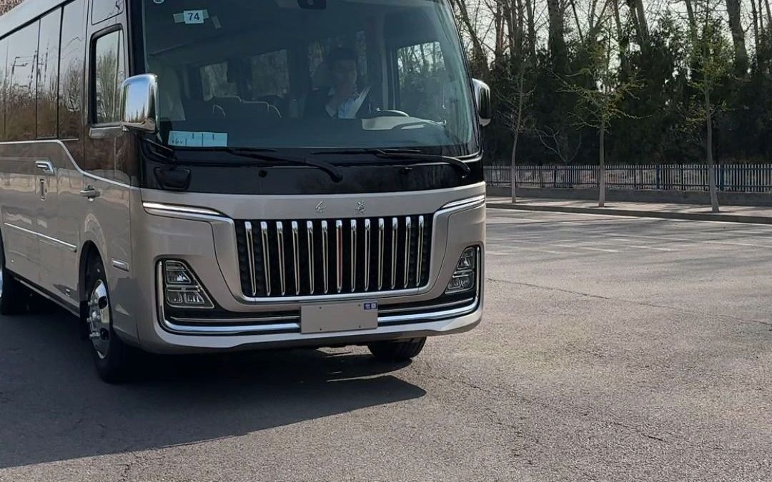 大国制造,红旗国悦大型商务车!